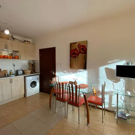 Amadeus 1 - B30 Sunny Апартамент