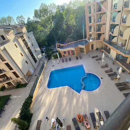 Amadeus 1 - B30 Sunny Апартамент